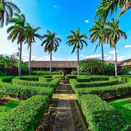Hotel El Convento Leon Nicaragua Bagian luar foto
