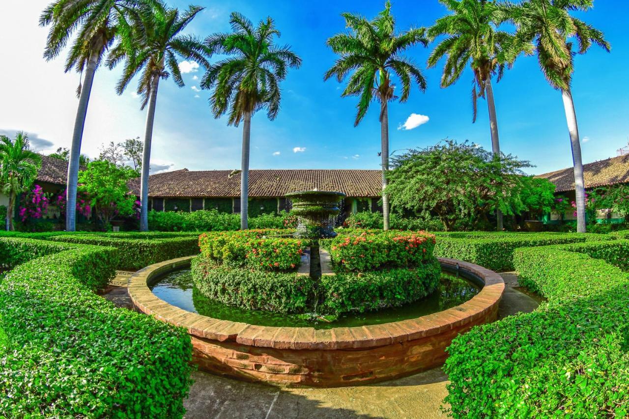 Hotel El Convento Leon Nicaragua Bagian luar foto