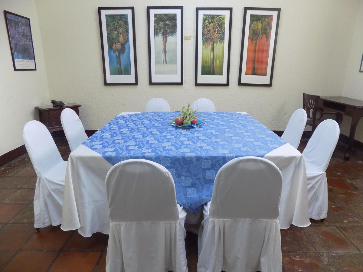 Hotel El Convento Leon Nicaragua Bagian luar foto